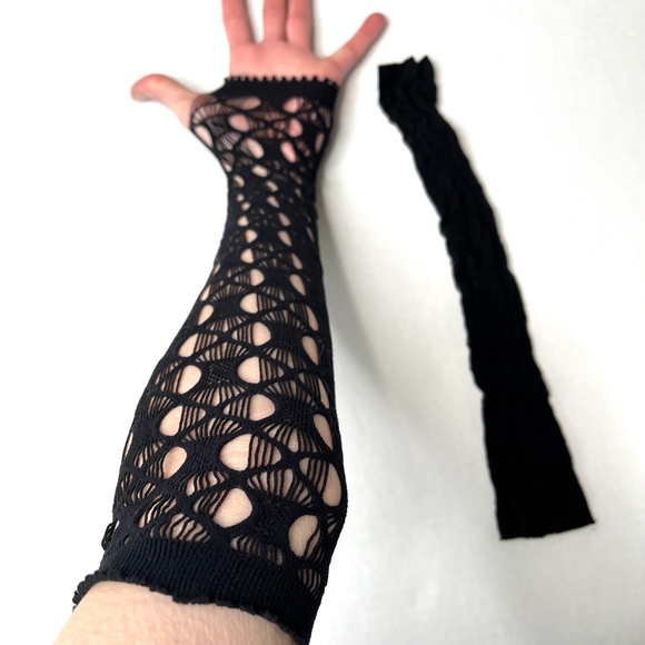 Black Fishnet Arm Warmers Cyber Goth Fingerless Gloves Cut Out Rave Apocalypse - Picture 5 of 5